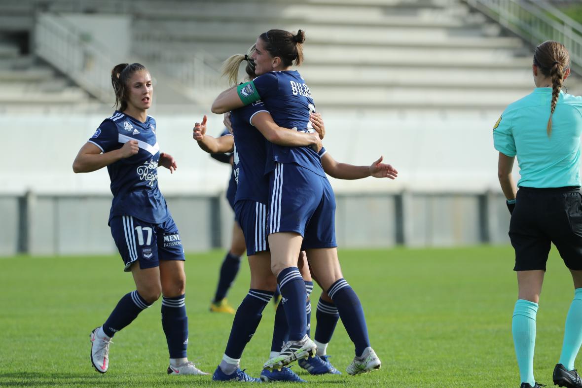 Joie après le but de Claire Lavogez Joie après le but de Claire Lavogez