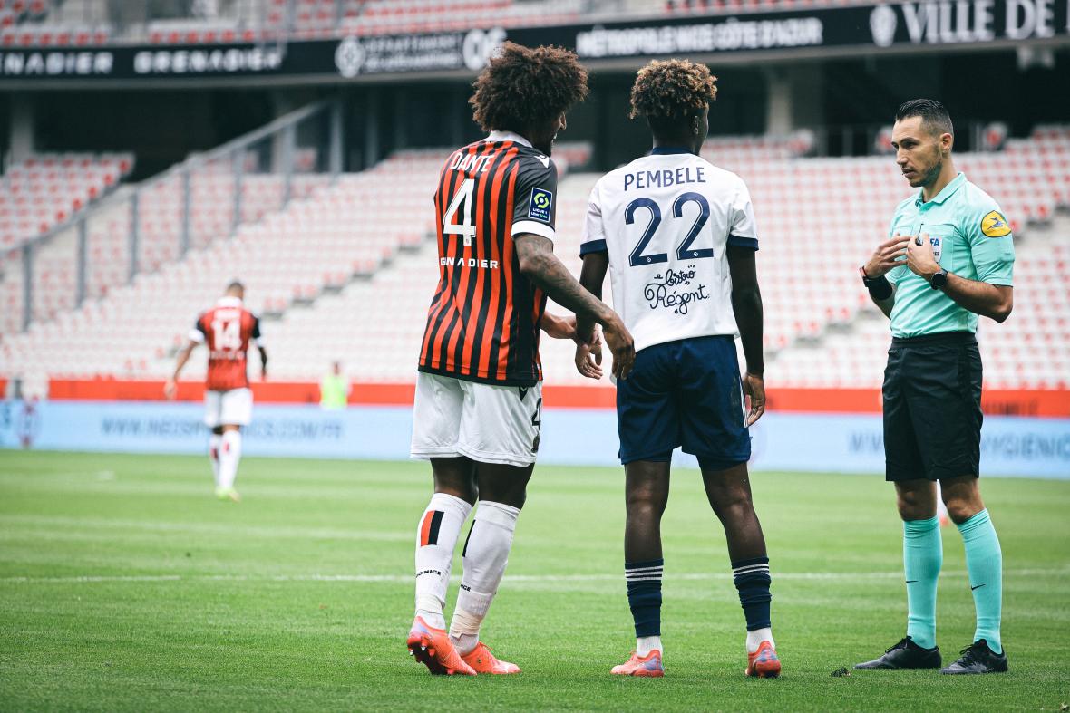 Jérémie Pignard, arbitre lors de Nice-Bordeaux (Saison 2021-2022) Jérémie Pignard, arbitre lors de Nice-Bordeaux (Saison 2021-2022)