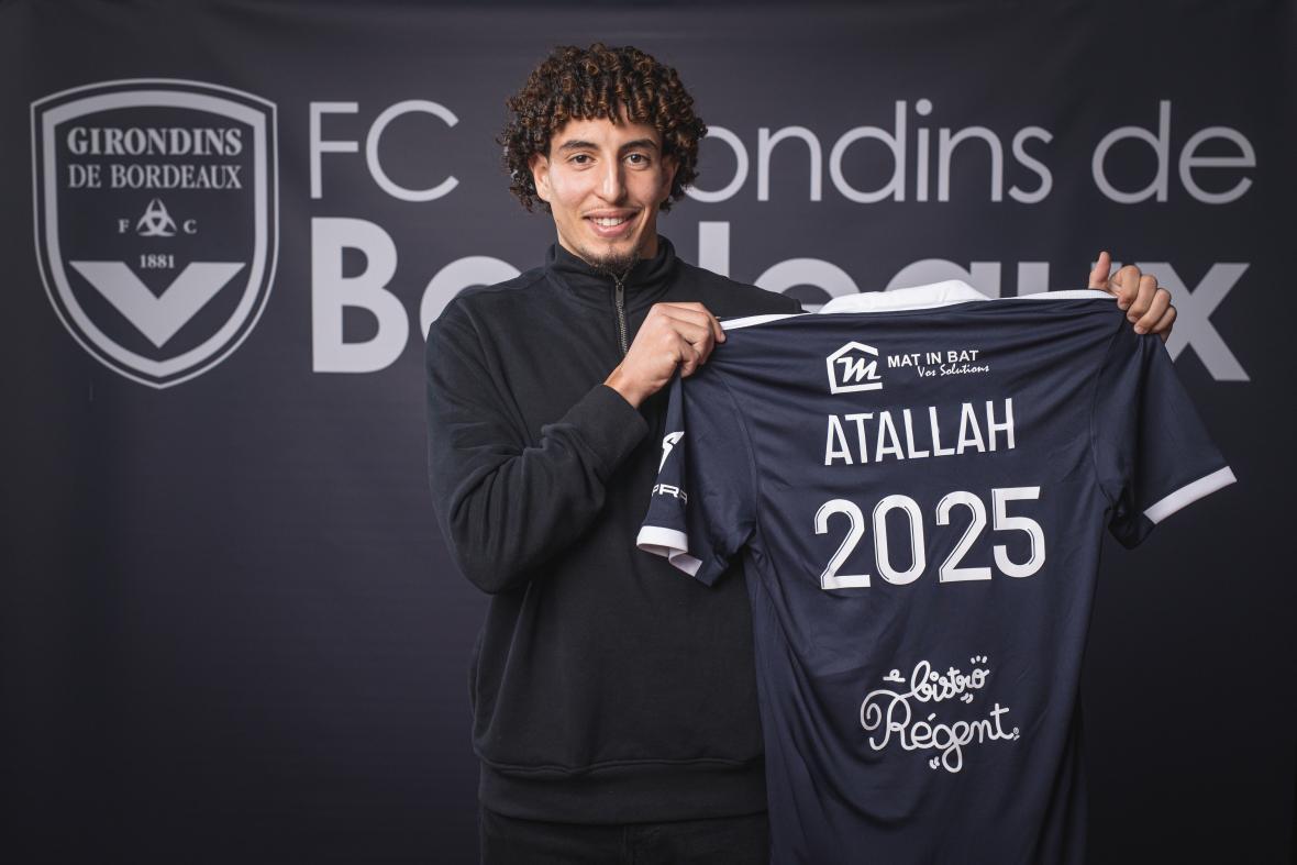 Tijany Atallah signe son premier contrat professionnel (Novembre 2022)
