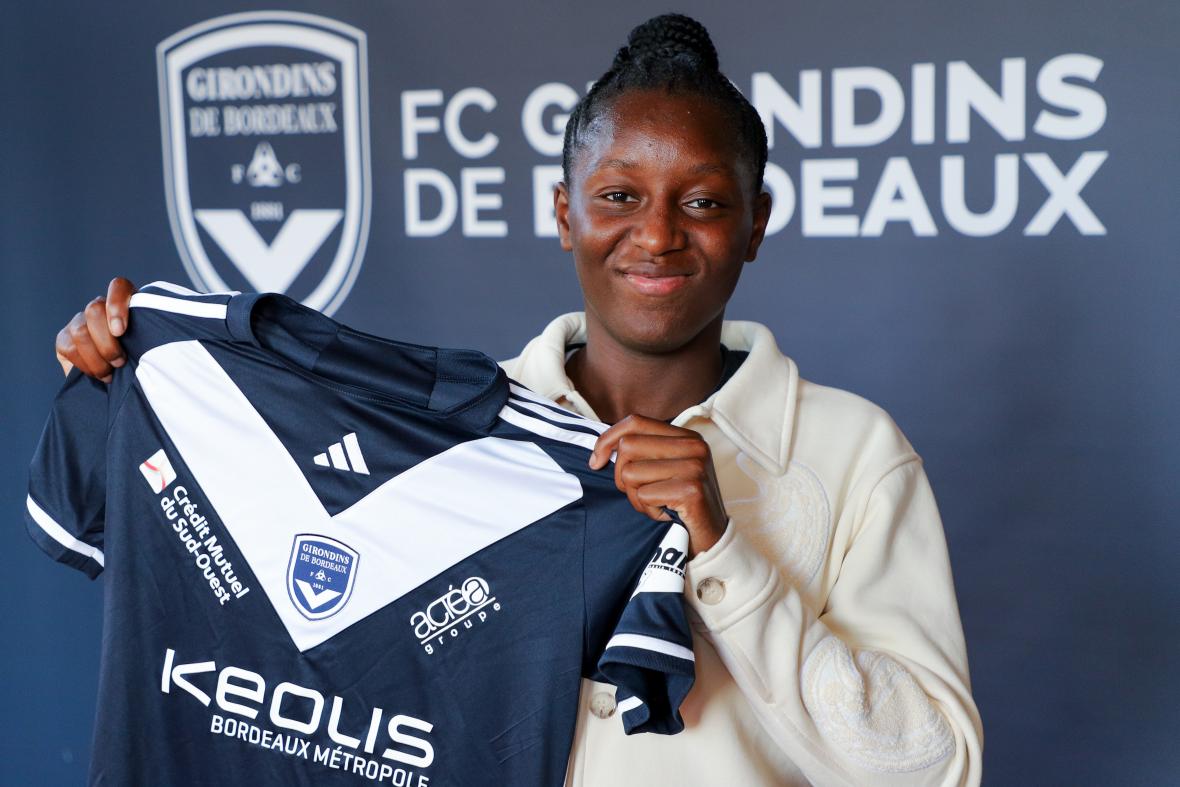 Hawa Sangaré s'engage aux Girondins de Bordeaux (octobre 2023) Hawa Sangaré s'engage aux Girondins de Bordeaux (octobre 2023)