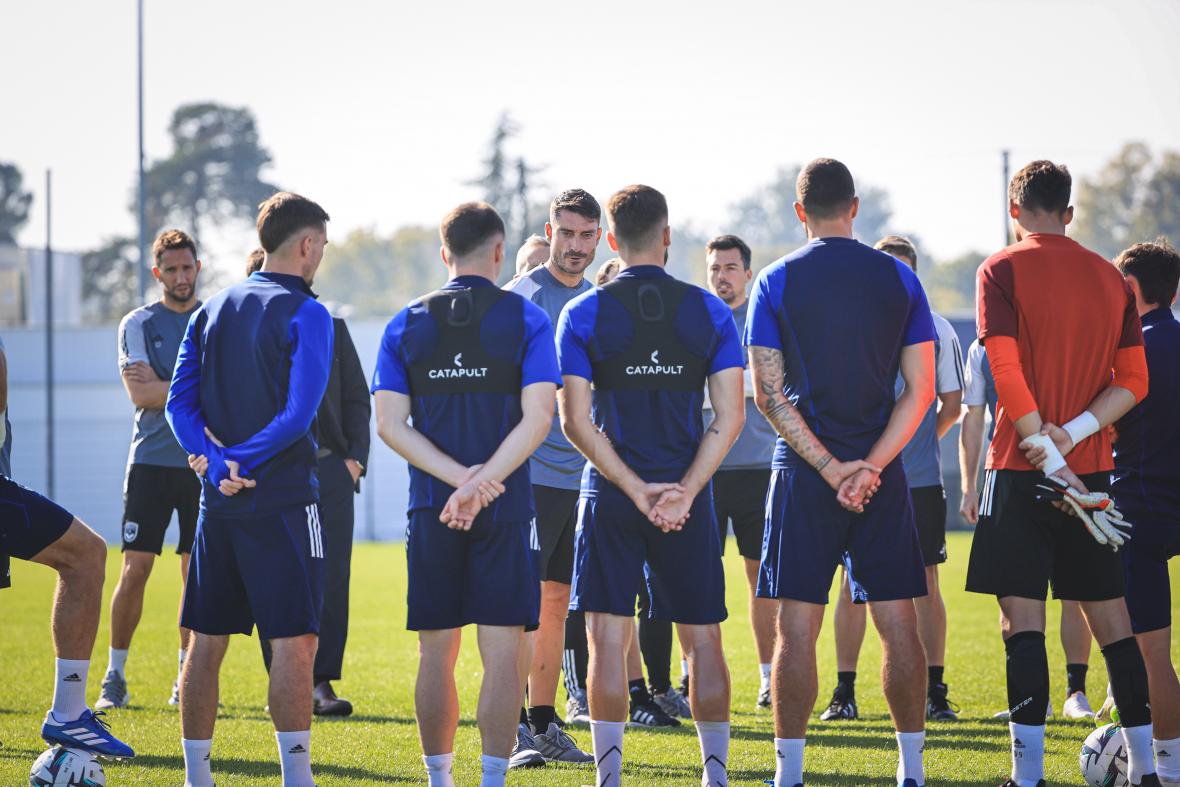 La première séance d'entraînement d'Albert Riera La première séance d'entraînement d'Albert Riera