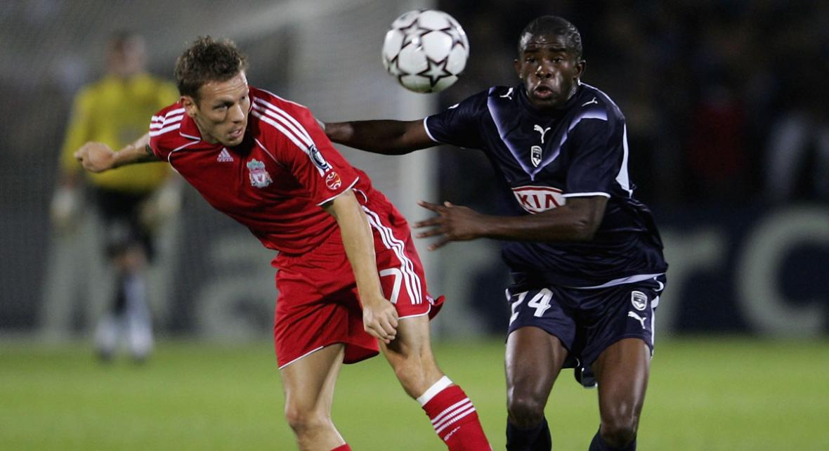 Mavuba face à Liverpool en Ligue des Champions Mavuba face à Liverpool en Ligue des Champions