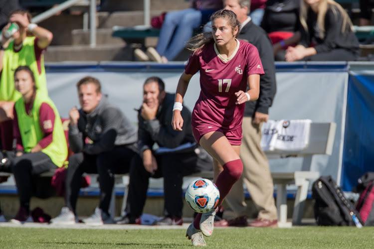 Malia Berkely sous le maillot de FSU (Etats-Unis)