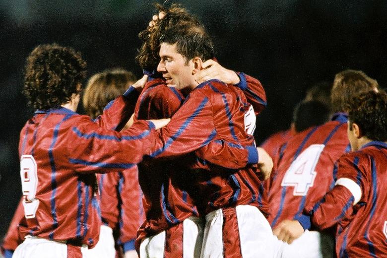 La joie de Zinedine Zidane et des Girondins après un but face au Milan AC