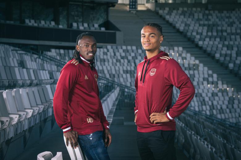 Sekou Mara et Alberth Elis avec le maillot des 140 ans