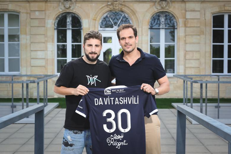 Davitashvili signe à Bordeaux (septembre 2022)