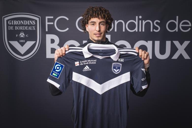 Tijany Atallah signe son premier contrat professionnel (Novembre 2022)