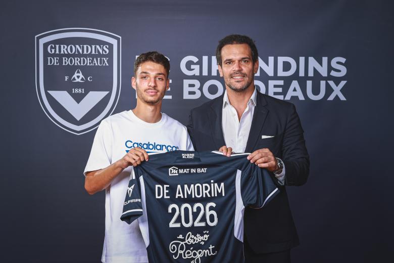 Mathias De Amorim signe son premier contrat professionnel (Août 2023)