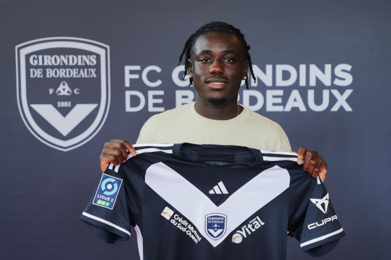 Alpha Diallo signe son premier contrat professionnel (Juin 2024)