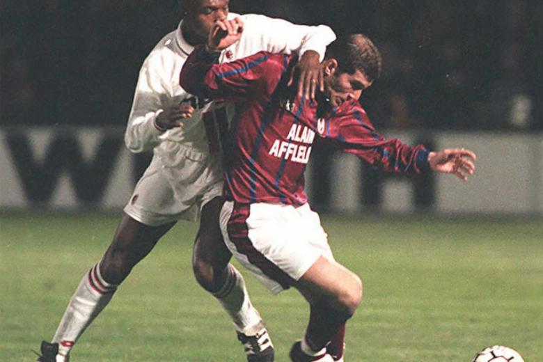 Zinedine Zidane face au Milan AC en 1996