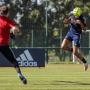 Mehdi Zerkane effectue une tête Mehdi Zerkane effectue une tête