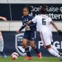 Bordeaux - Lyon s'inclinent face à Lyon (0-4) Bordeaux - Lyon s'inclinent face à Lyon (0-4)