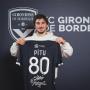 Alexi Pitu signe à Bordeaux (Janvier 2023)