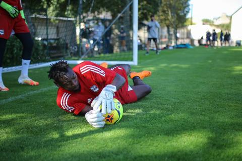 Over Mandanda