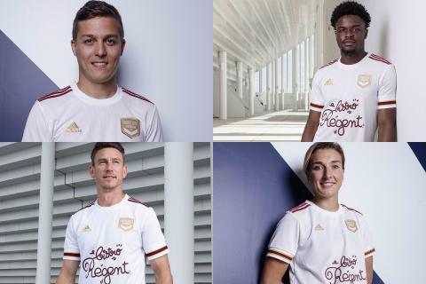 Nicolas de Préville, Josh Maja, Laurent Koscielny et Claire Lavogez posent avec le maillot away Adidas (saison 2020/2021)