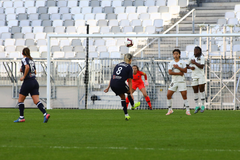 Coup franc de Claire Lavogez face au PSG