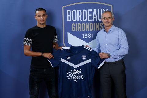 Mehdi Zerkane pose avec Alain Roche