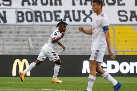 Samuel Kalu marque en fin de match