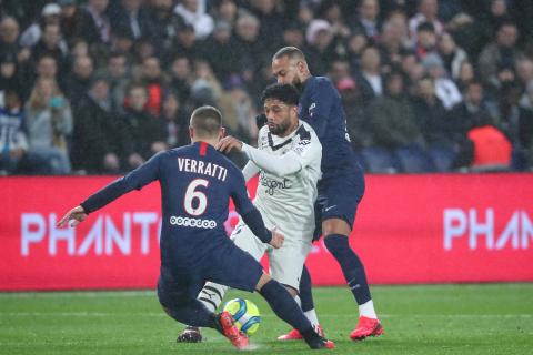 Otavio face à Verratti et Neymar