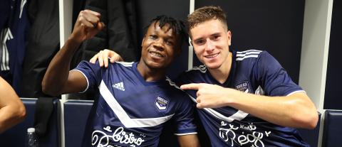 Toma Basic et Samuel Kalu célèbrent la victoire