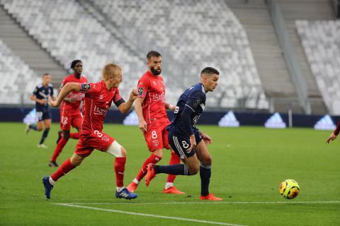 Hatem Ben Arfa face à Lucas Deaux et Birger Meling