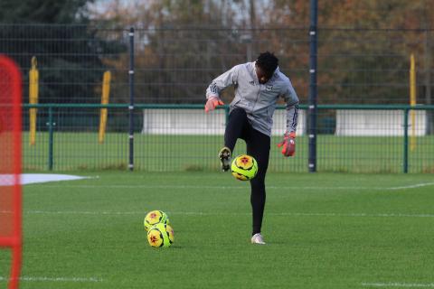 Over Mandanda