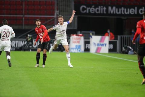 Laurent Koscielny face à Martin Terrier