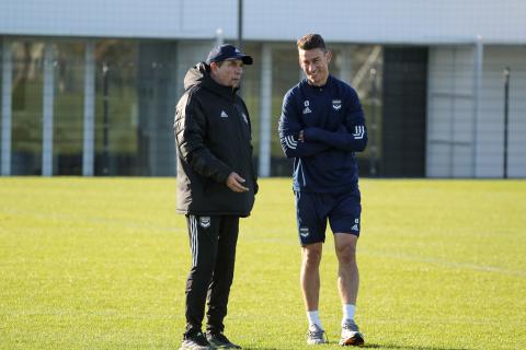 Jean-Louis Gasset en discussion avec Laurent Koscielny