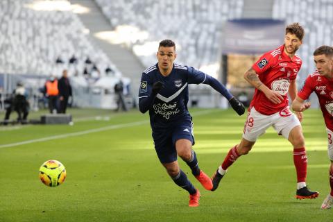 Hatem Ben Arfa face à Paul Lasne 