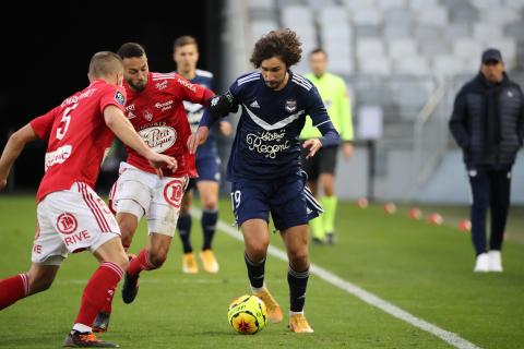 Yacine Adli face à Brendan Chardonnet