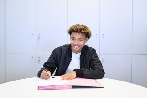 Lenny Pirringuel signe son premier contrat professionnel le 21 décembre 2020