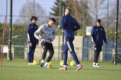 Gaëtan Poussin avec les joueurs de champ