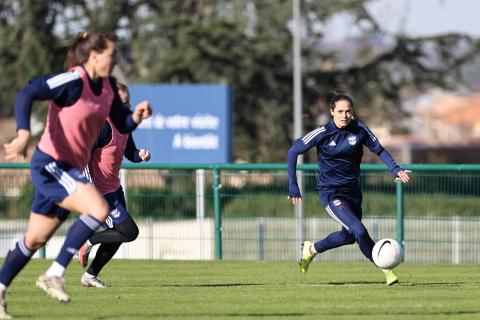 Delphine Chatelin déborde côté gauche