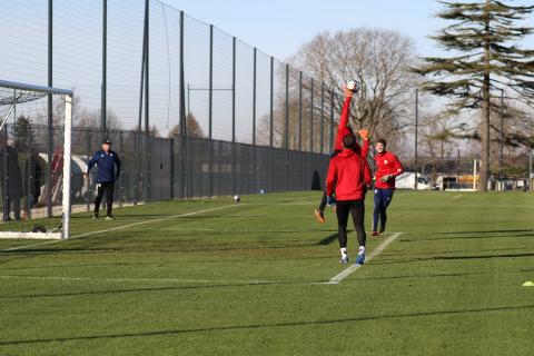 Arrêt du gardien lors de l'entraînement 