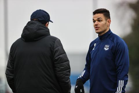 Hatem Ben Arfa en discussion avec Jean-Louis Gasset