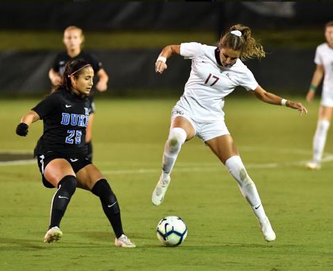 Malia Berkely sous le maillot de FSU (Etats-Unis)