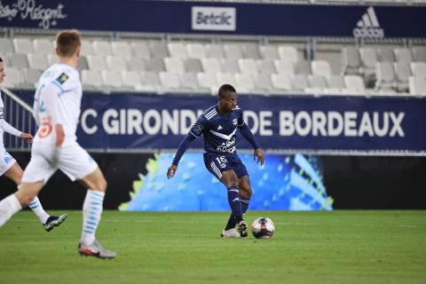 Jean-Michaël Seri cherche une solution (Bordeaux-Marseille, 0-0, Saison 2020-2021)