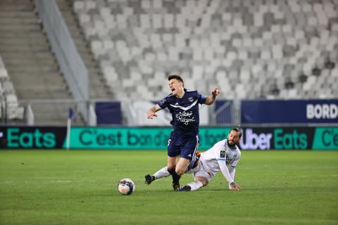 Laurent Koscielny, fauché par Dario Benedetto  (Bordeaux-Marseille, 0-0, Saison 2020-2021)