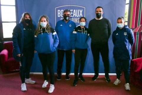 Remise des équipes Adidas aux équipes féminines amateurs