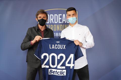 Tom Lacoux signe son premier contrat professionnel (25.03.2021)