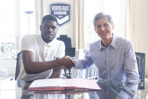 Davy Rouyard signe son premier contrat professionnel (Juin 2021)