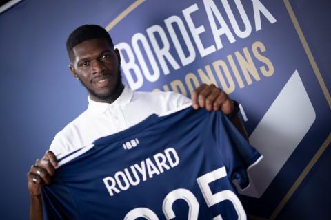 Davy Rouyard signe son premier contrat professionnel (Juin 2021)