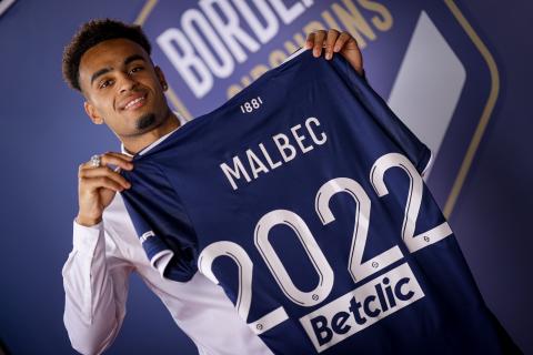 Tidiane Malbec signe son premier contrat professionnel (Juin 2021)