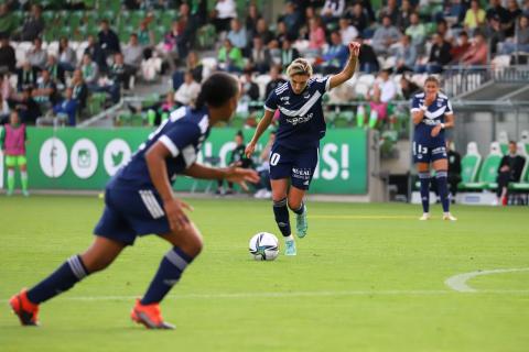 Claire Lavogez face à Wolfsburg en UEFA Women's Champions League