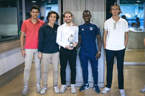 La remise du Trophée Burdigala 2021 avant Bordeaux-Lens (septembre 2021)