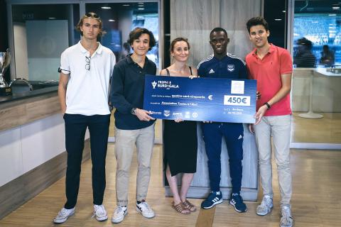La remise du Trophée Burdigala 2021 avant Bordeaux-Lens (septembre 2021)