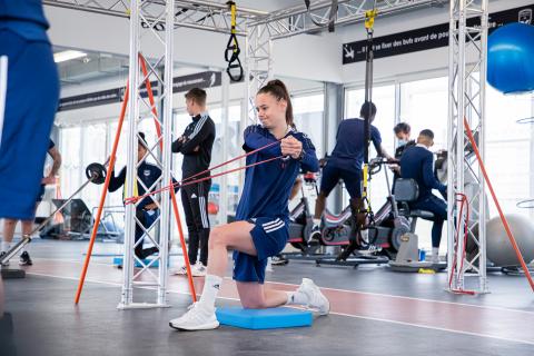 Entraînement en salle et sur le terrain