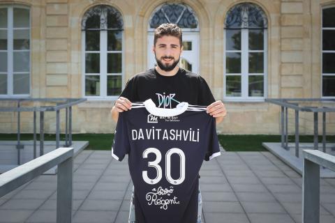 Davitashvili signe à Bordeaux (septembre 2022)