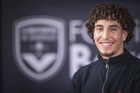 Tijany Atallah signe son premier contrat professionnel (Novembre 2022)