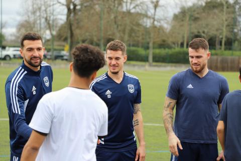 Match des « Fous de Foot » au Haillan avec des humoristes et l'Institut Don Bosco